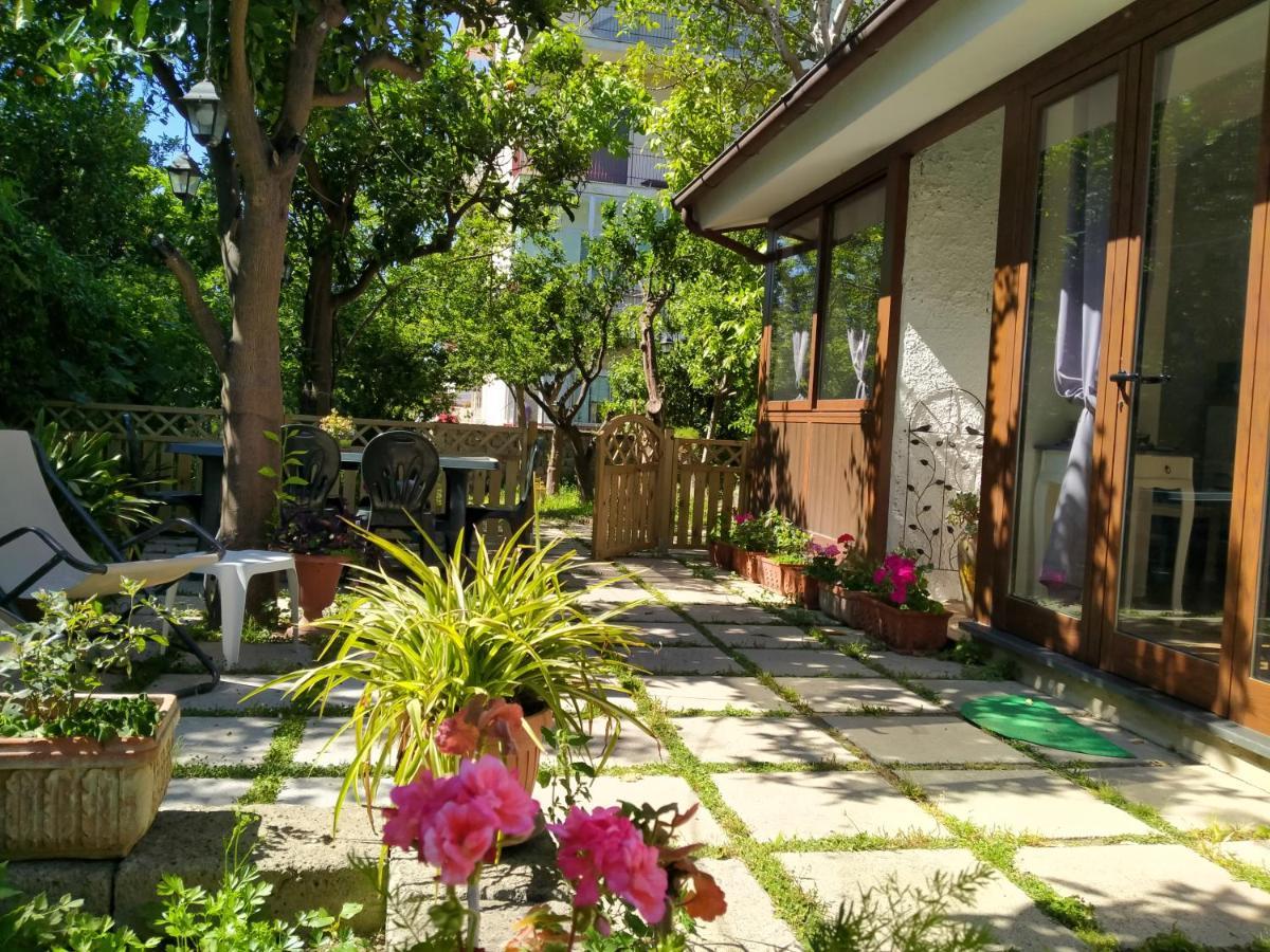 Bed and Breakfast Villino L'Aranceto Sorrentino Meta Exteriér fotografie